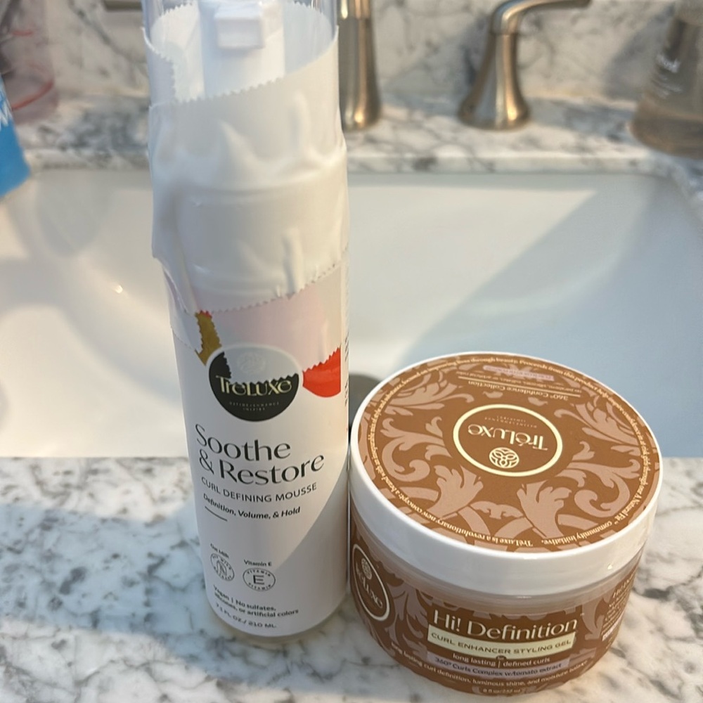 NWT Treluxe Hi Definition gel and mouse for soft touchable curls